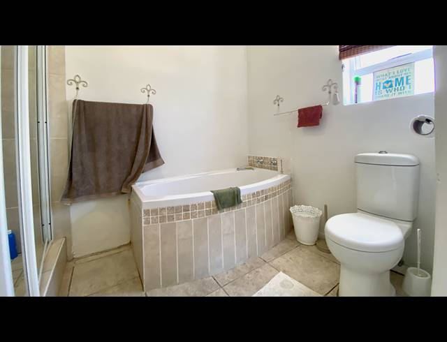 3 BEDROOM HOUSE FOR SALE IN DWARSKERSBOS